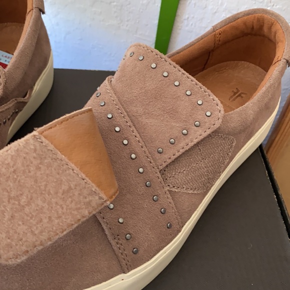 New with box Frye Dusty Rose Slip on Suede Sneaker. Size 6 - Picture 4 of 7